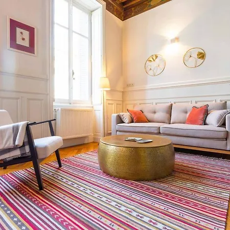 Apartman L'atre Des Ducs, Au Centre Historique De La