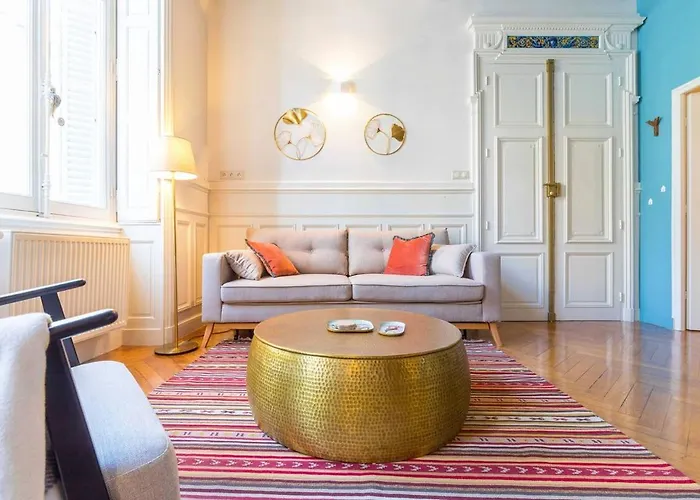 アパート L'atre Des Ducs, Au Centre Historique De La ディジョン