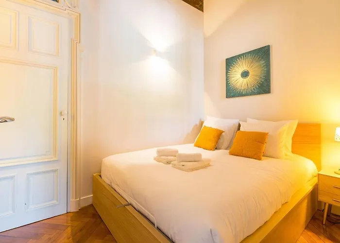 L'atre Des Ducs, Au Centre Historique De La *